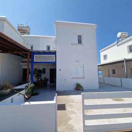 Ammos Beachfront Villa Paradise ラルナカ エクステリア 写真
