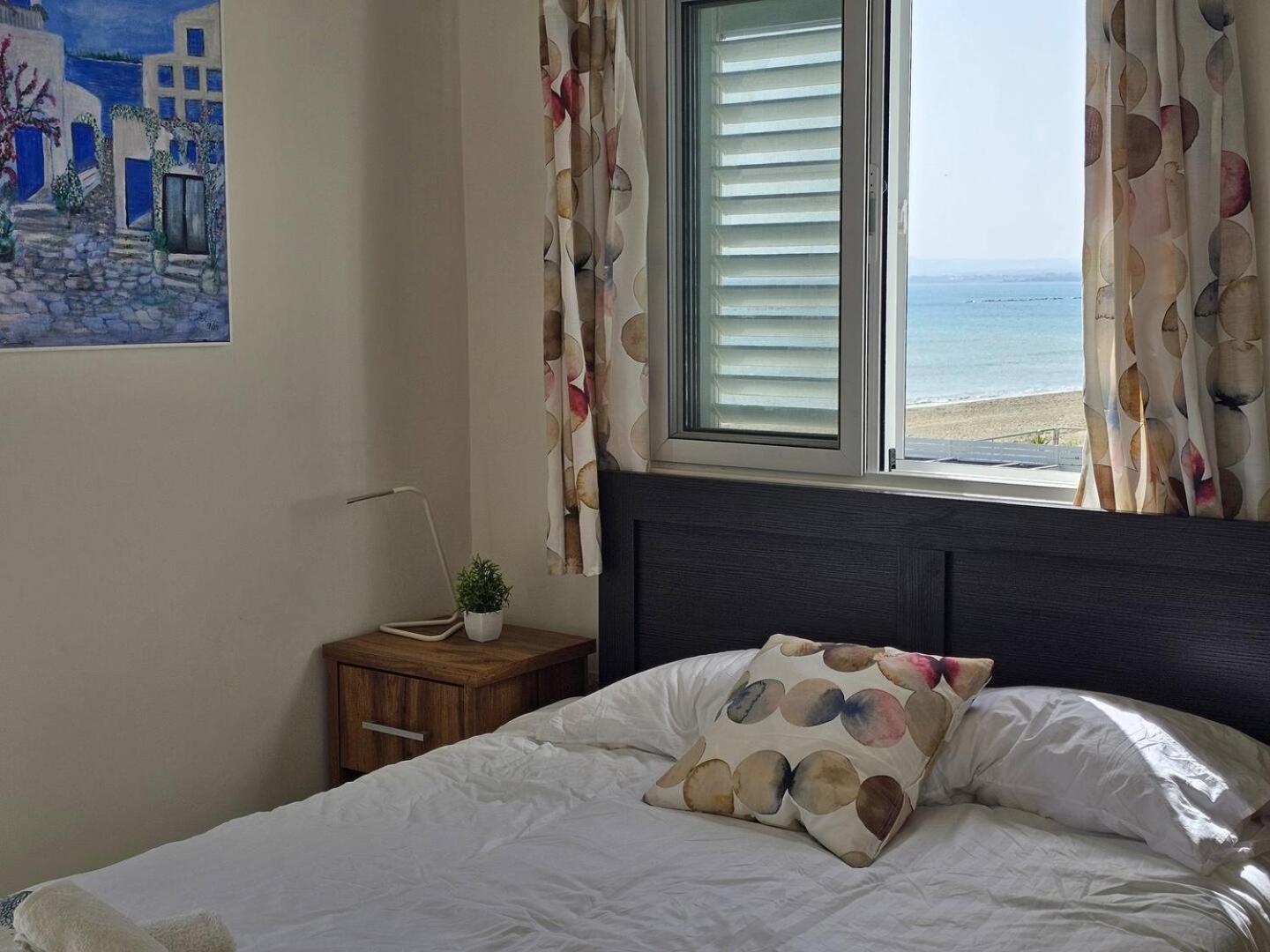 Ammos Beachfront Villa Paradise ラルナカ エクステリア 写真